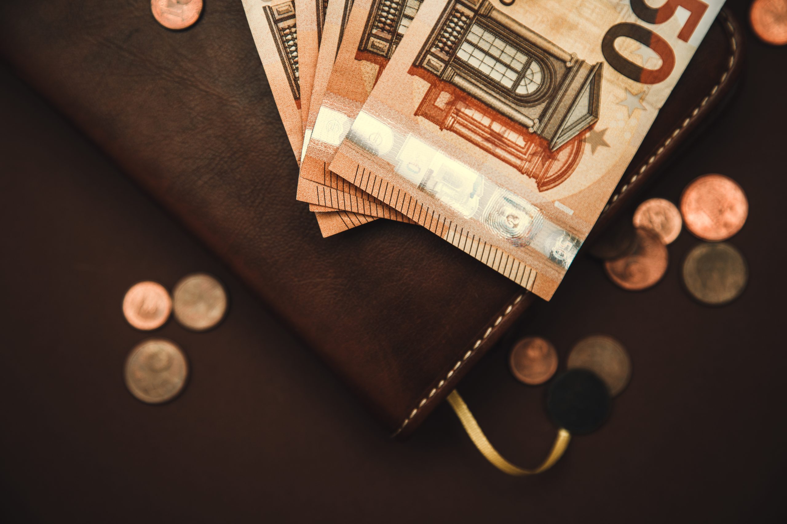 Kolika je prosečna plata u Srbiji, a kolika u regionu?