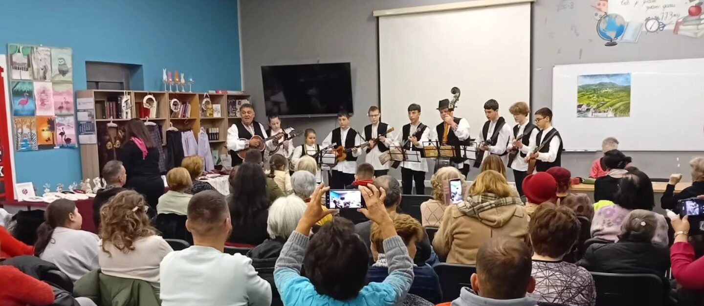 Čuvari tradicije: Manifestacija udruženja „Kićeni Srem“ u Inđiji