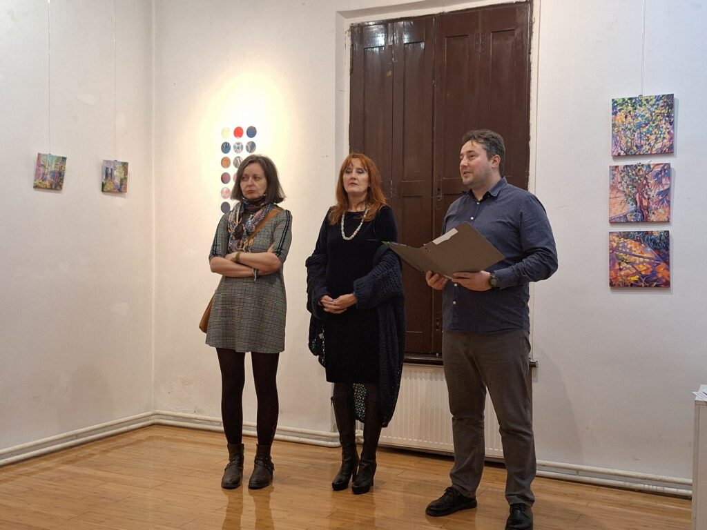 Izložba Geometrijska povezanost 1 Inđija