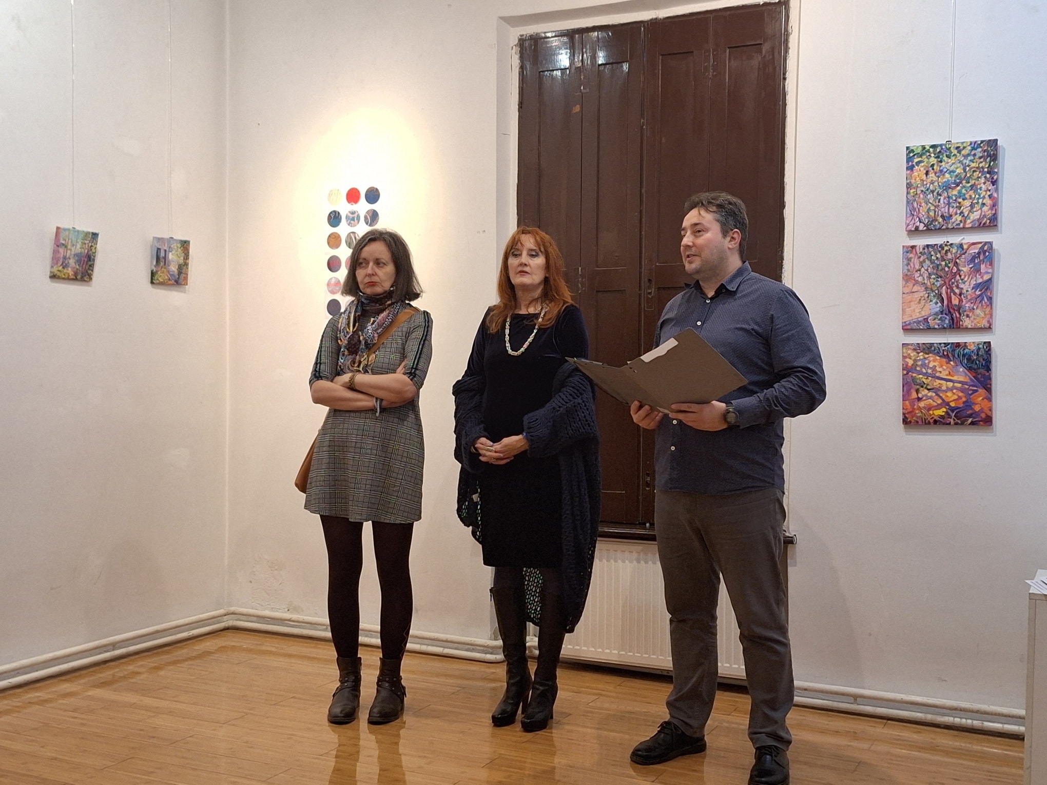 Umetnički susret u Inđiji: Izložba „Geometrijska povezanost 1”